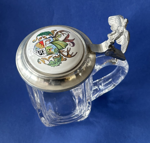 Bierkrug mit echt Zinndeckel und Wappen