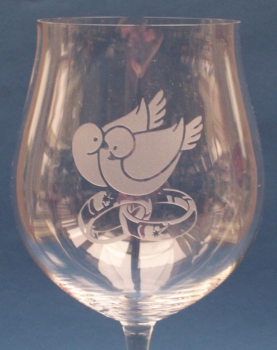 Burgunderglas Taubenpaar mit Ringen