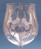 Burgunderglas Taubenpaar mit Herz
